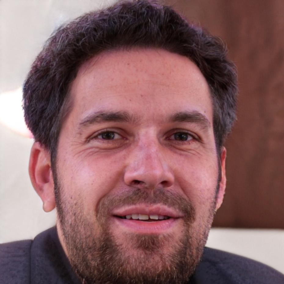 Портрет Максима Веласкеса, эксперта по долгосрочному планированию